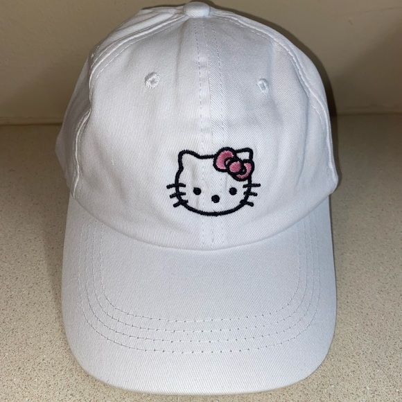 Accessories - White Hello Kitty Hat